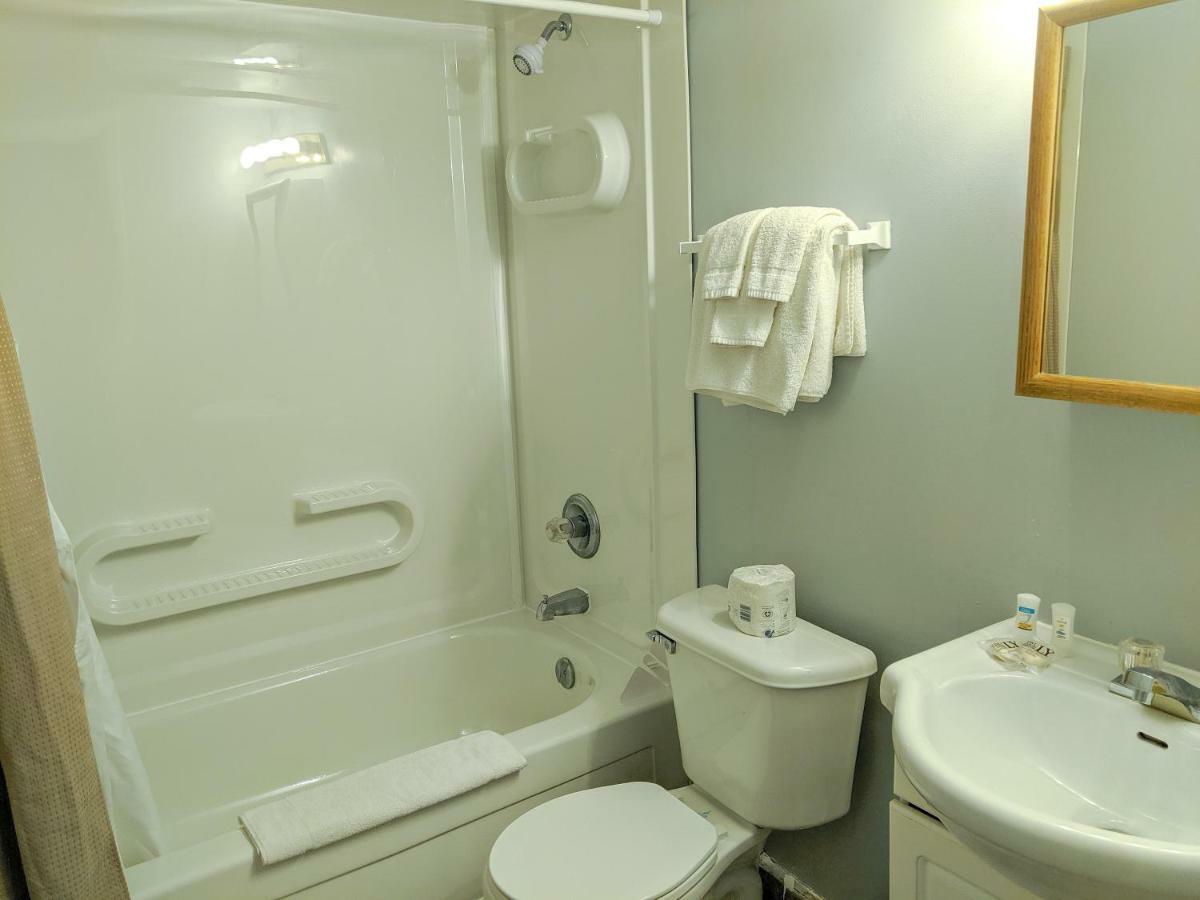 Skyline Motel Fredericton Dış mekan fotoğraf